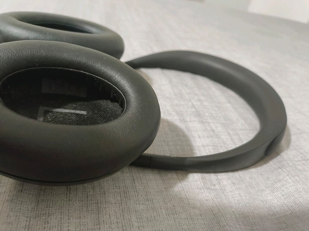 Bose Noise Cancelling Headphones 700 - 6