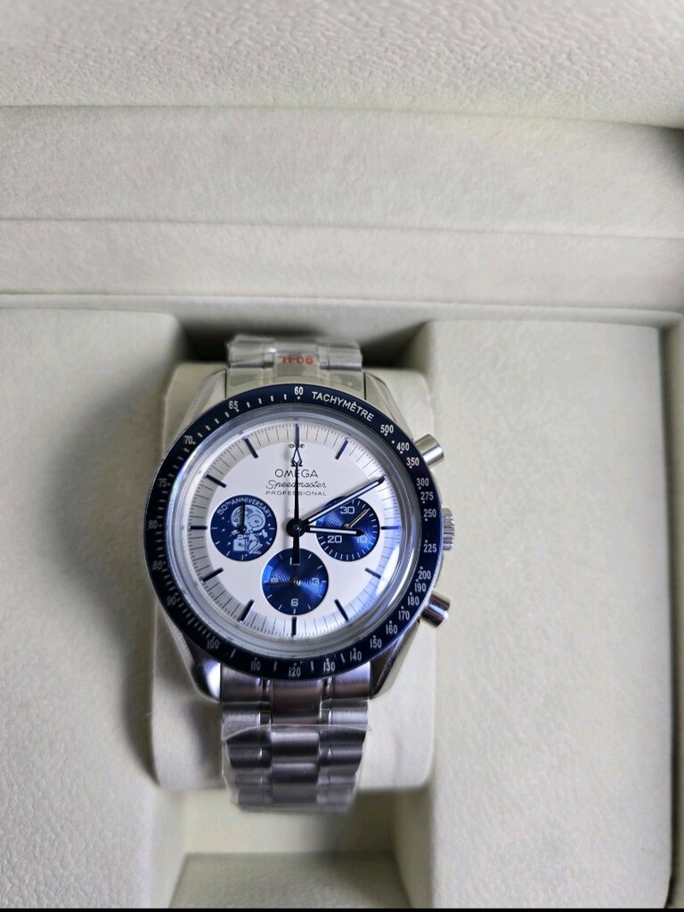 Omega SpeedMaster Snoopy Award Silver - 2