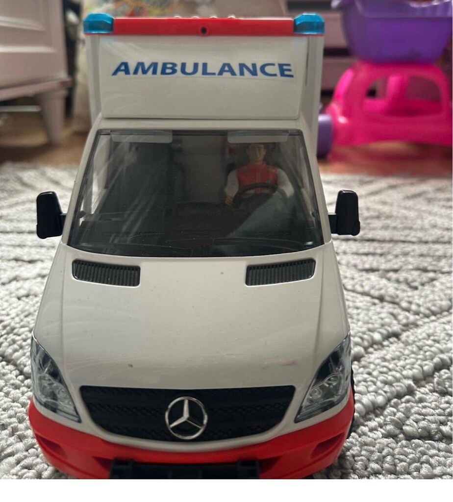 Bruder Mercedes Benz Sprinter Ambulans - 2