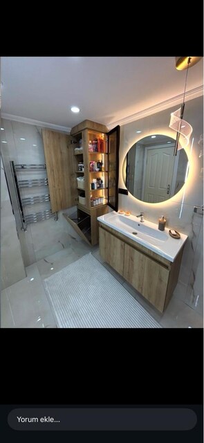 banyo dolabı