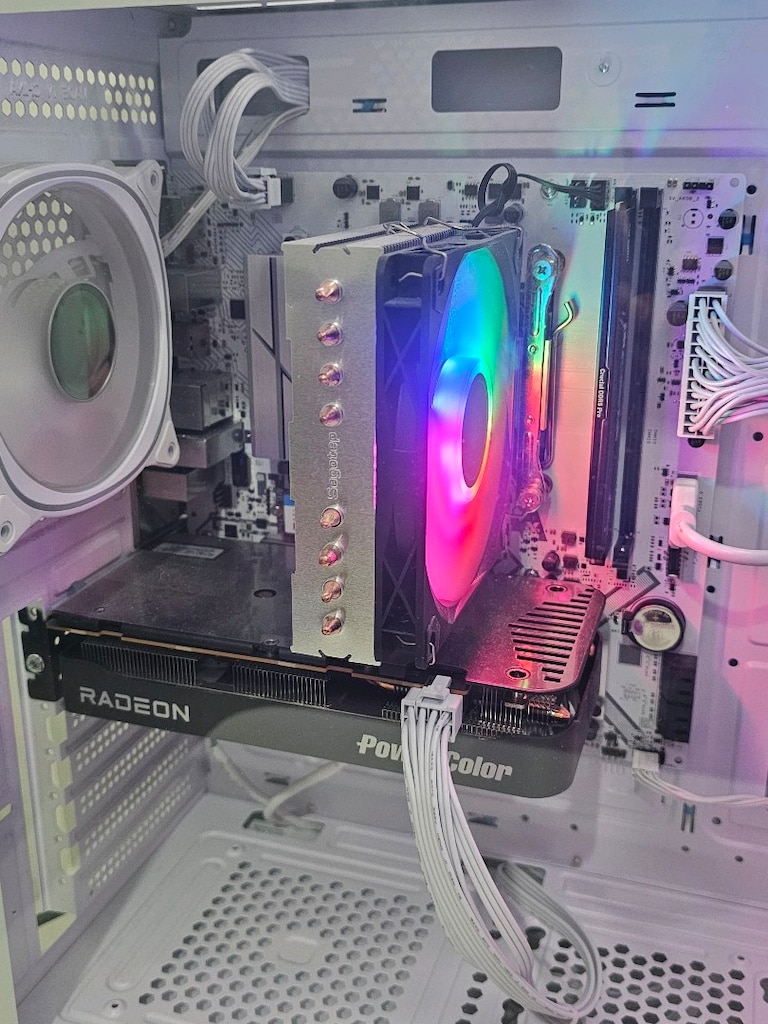 Ryzen 5 7500F RX 9060 XT 16GB 1TB SSD 16GB Ram - 3