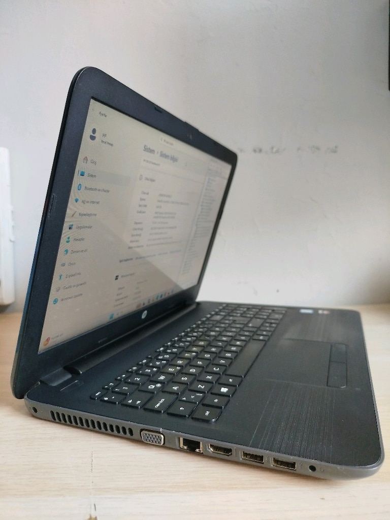 HP 250 G5 Intel i5-7200U/8GB/256GB/15.6" Notebook - 3