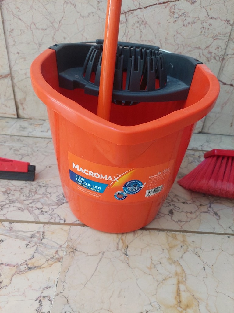 Temizlik kovası Fırça ve çekpas. Hepsinin fiyatıdır - 2