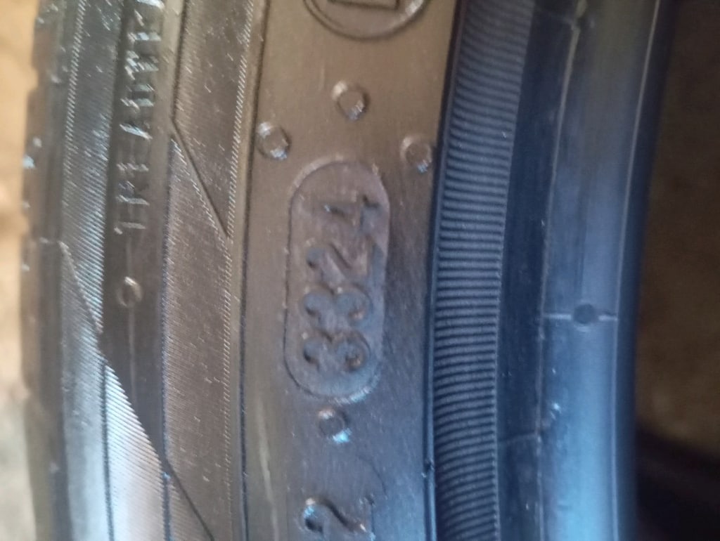 245/40/18 - 5