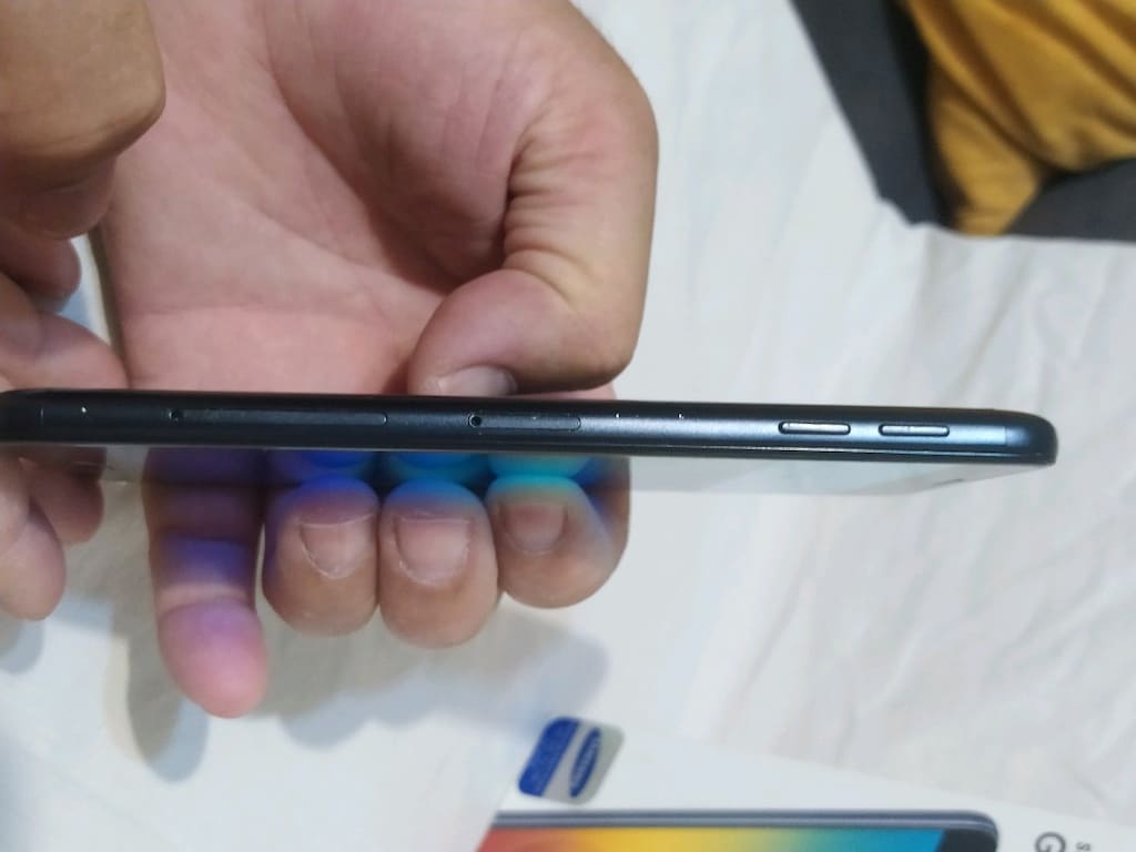 Samsung Galaxy J 7 perime2 - 4
