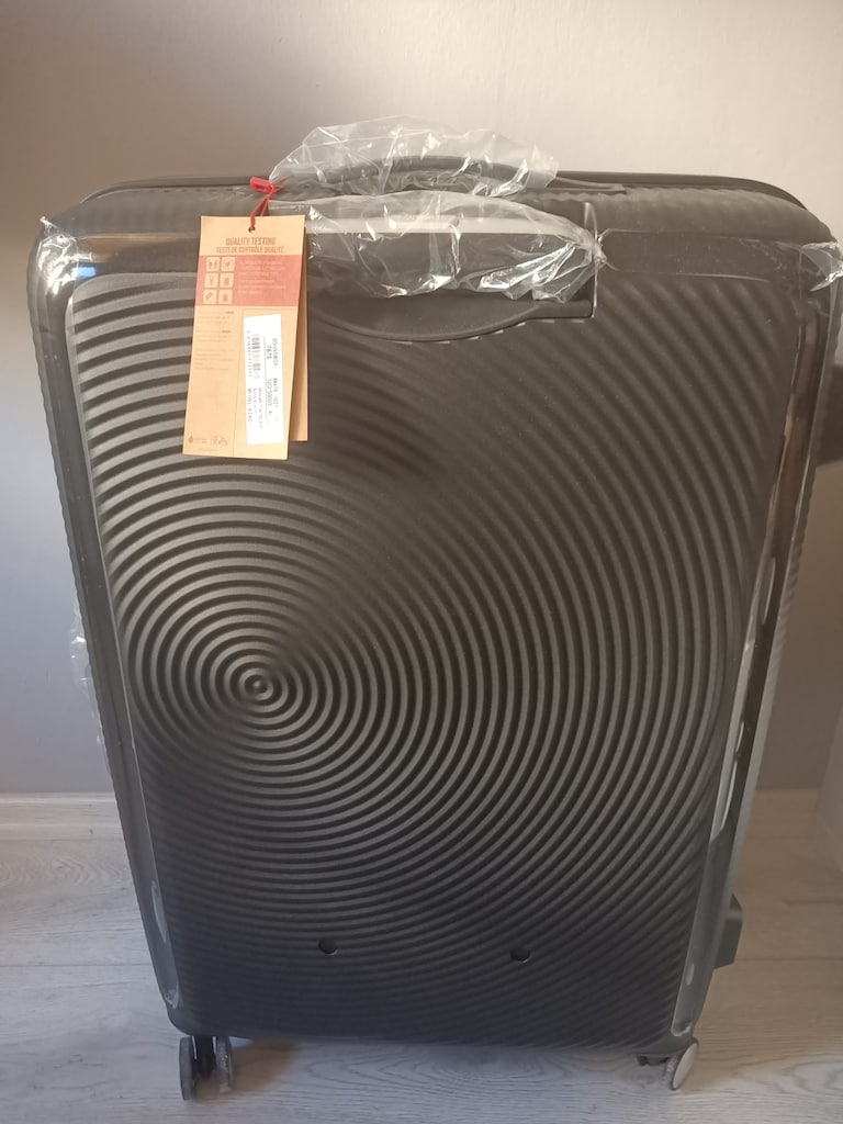 American Tourister Soundbox Valiz