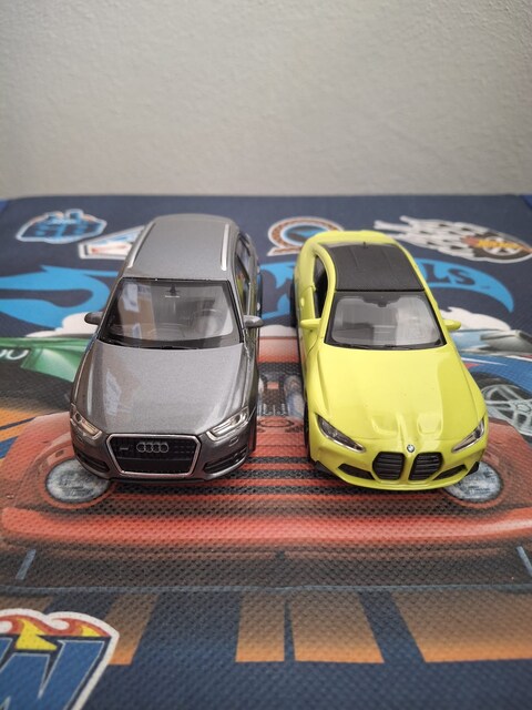 Welly - Audi Q3 & BMW M4