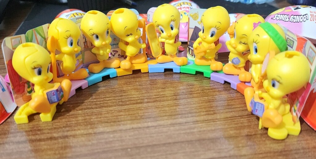 Kinder Joy Tweety Figürleri (Hediyeli) - 2