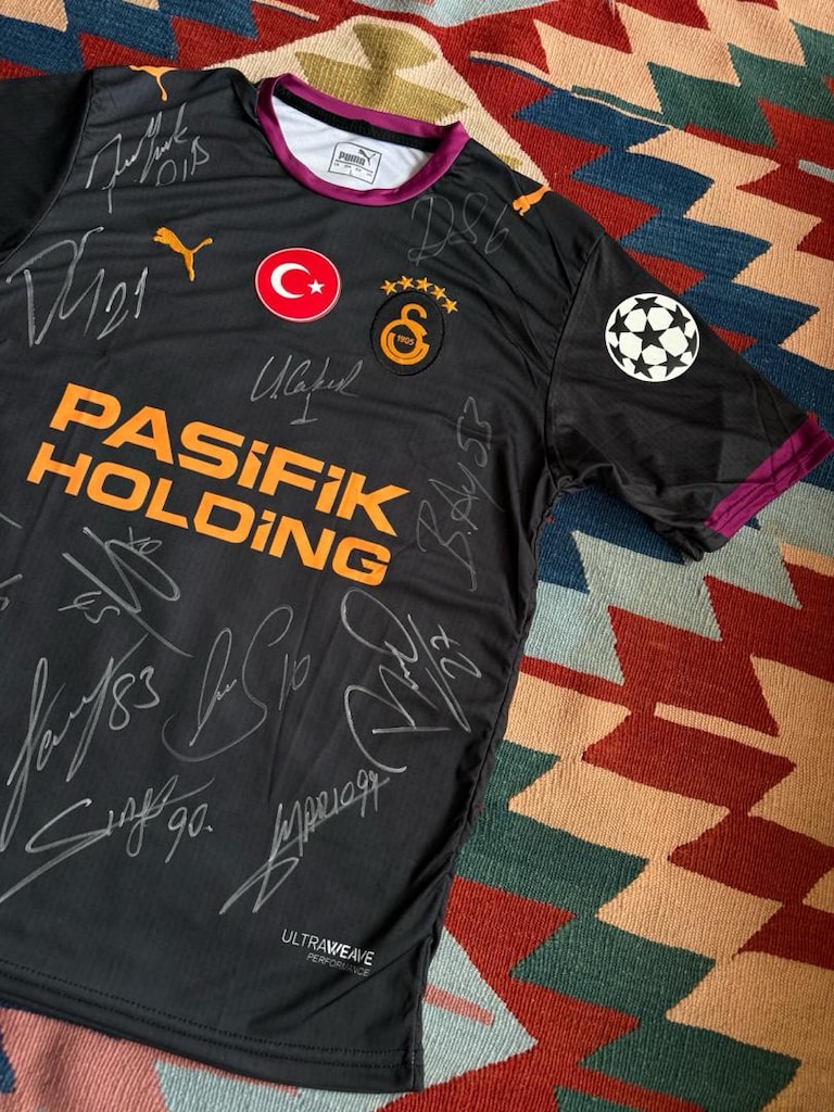 siyah galatasaray imzalı forma - 5