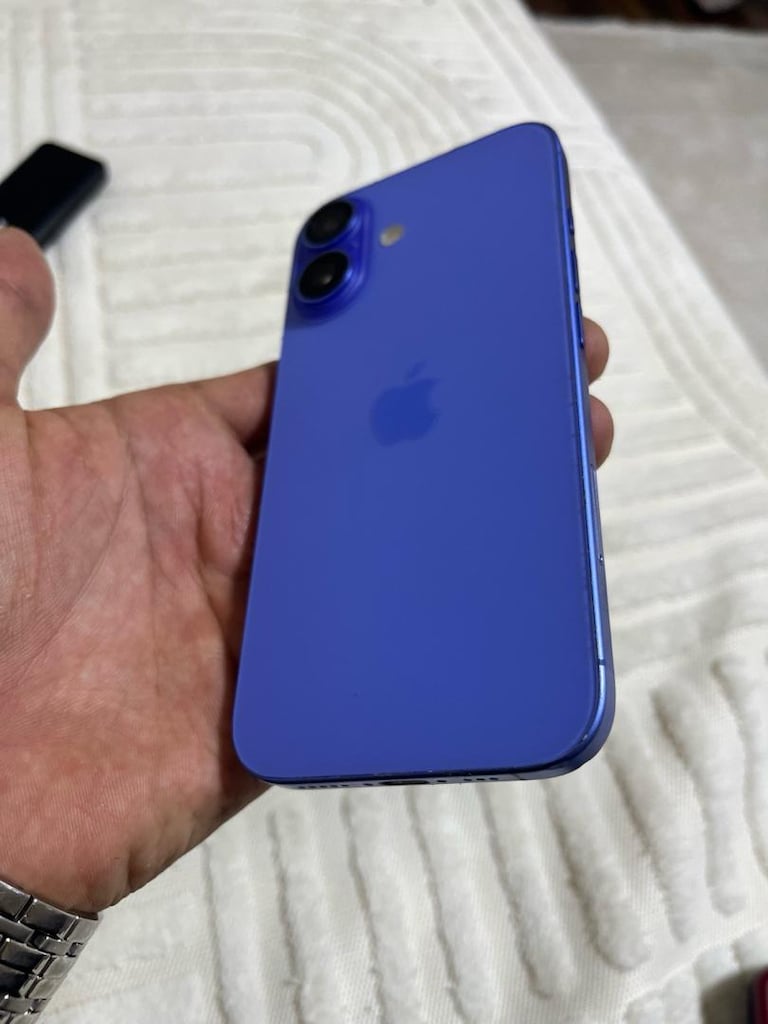 iPhone 16 - 4