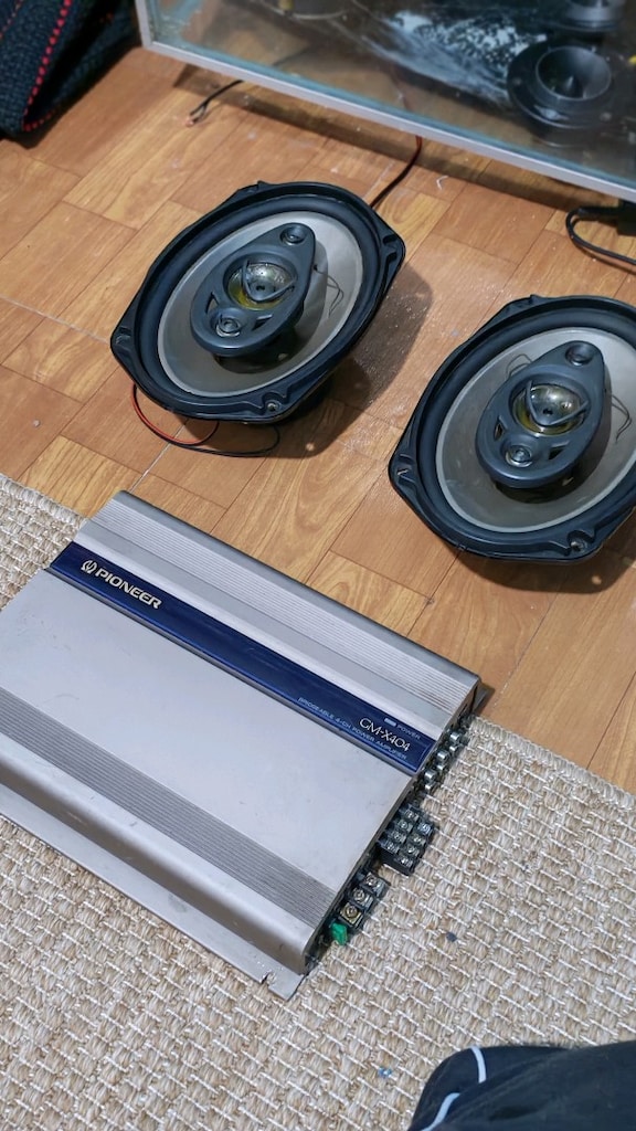 Pioneer 404 amfi ve 6976 eski seri bilen bilir - 2