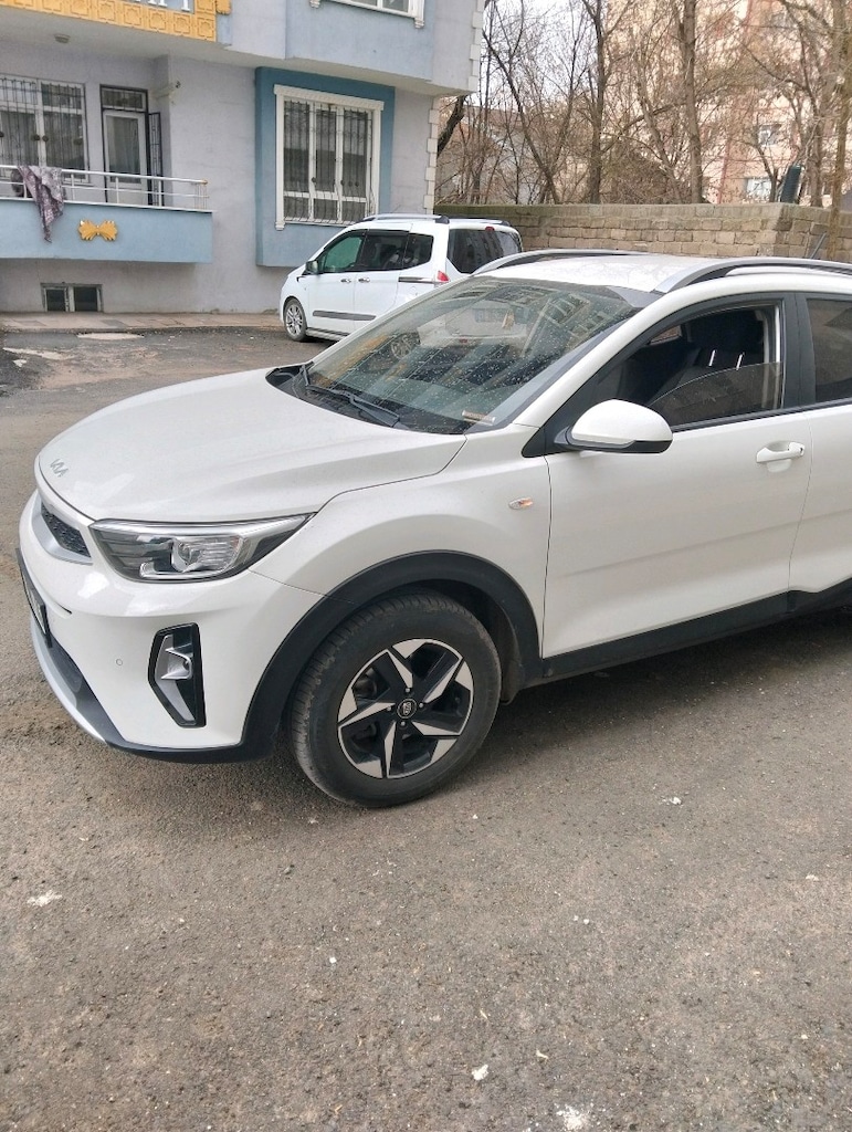 çok temiz kia stonic - 2