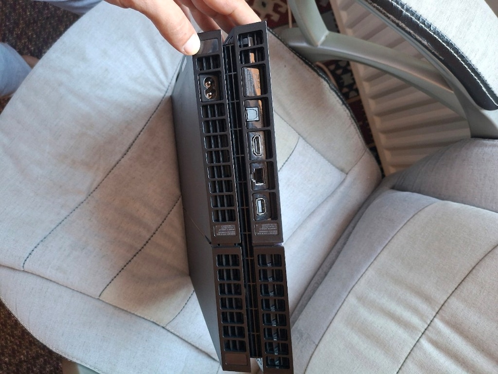 PlayStation 4 - 7