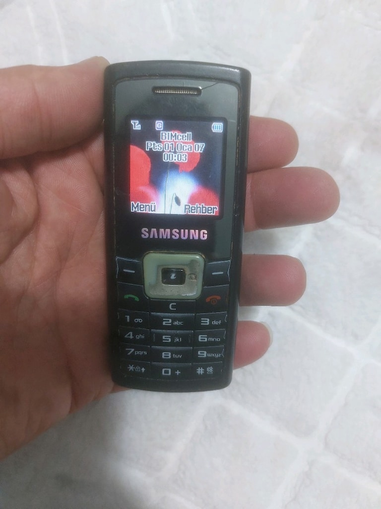 Samsung tuşlu cep telefonu - 3