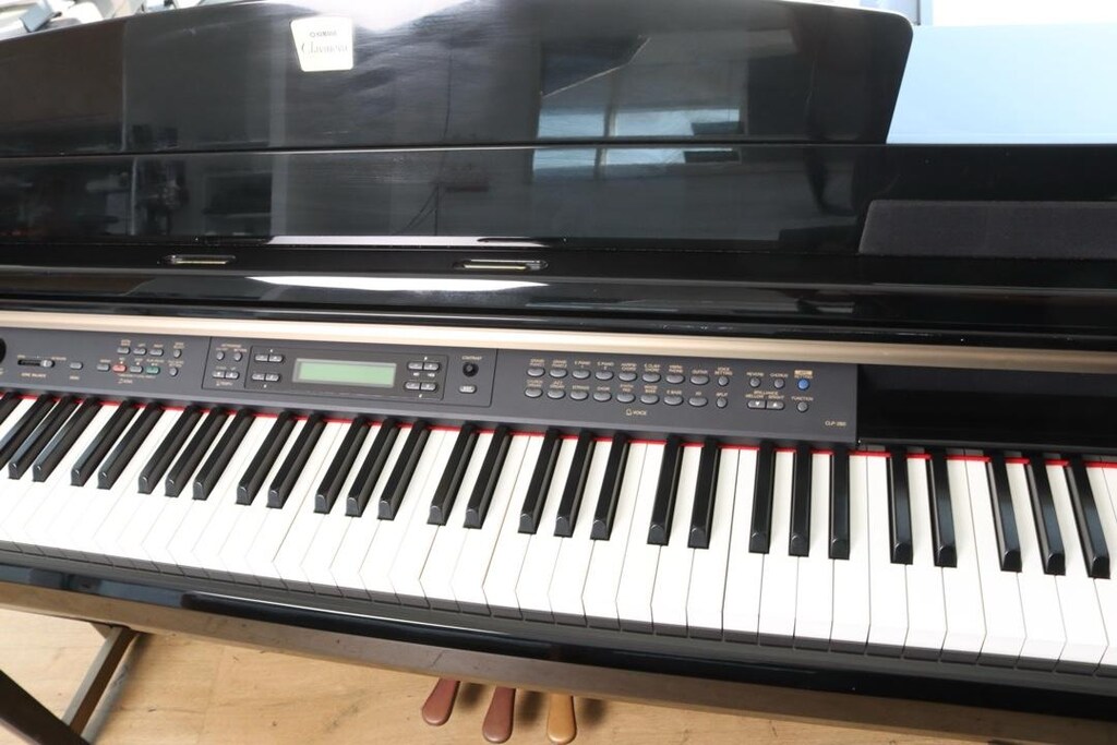 YAMAHA CLP 280 parlak lake sifir ayarinda agac tuslu dijital piyano - 10