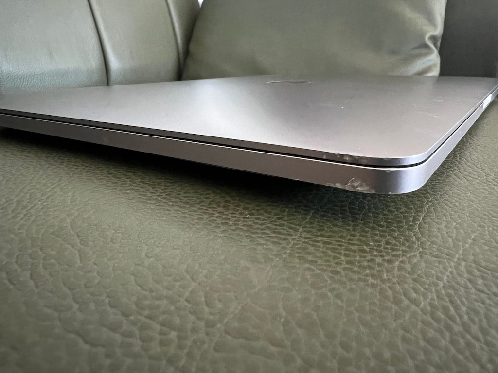 MacBook Pro 15 inç (2016) - i7 / 16 GB RAM / Sorunsuz Çalışır Durumda - 5