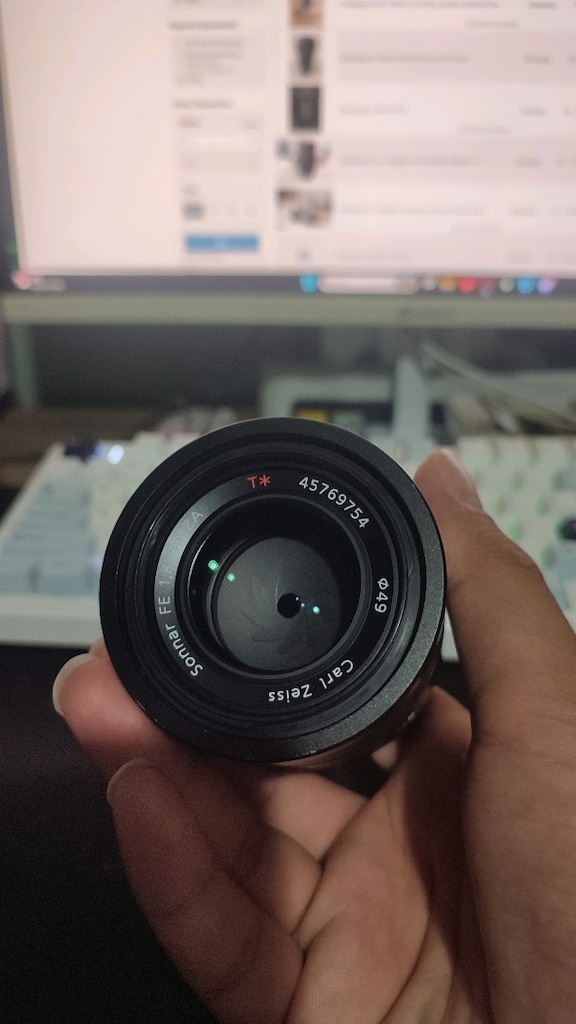 SONY ZEISS 55 MM F1.8 LENS - 2