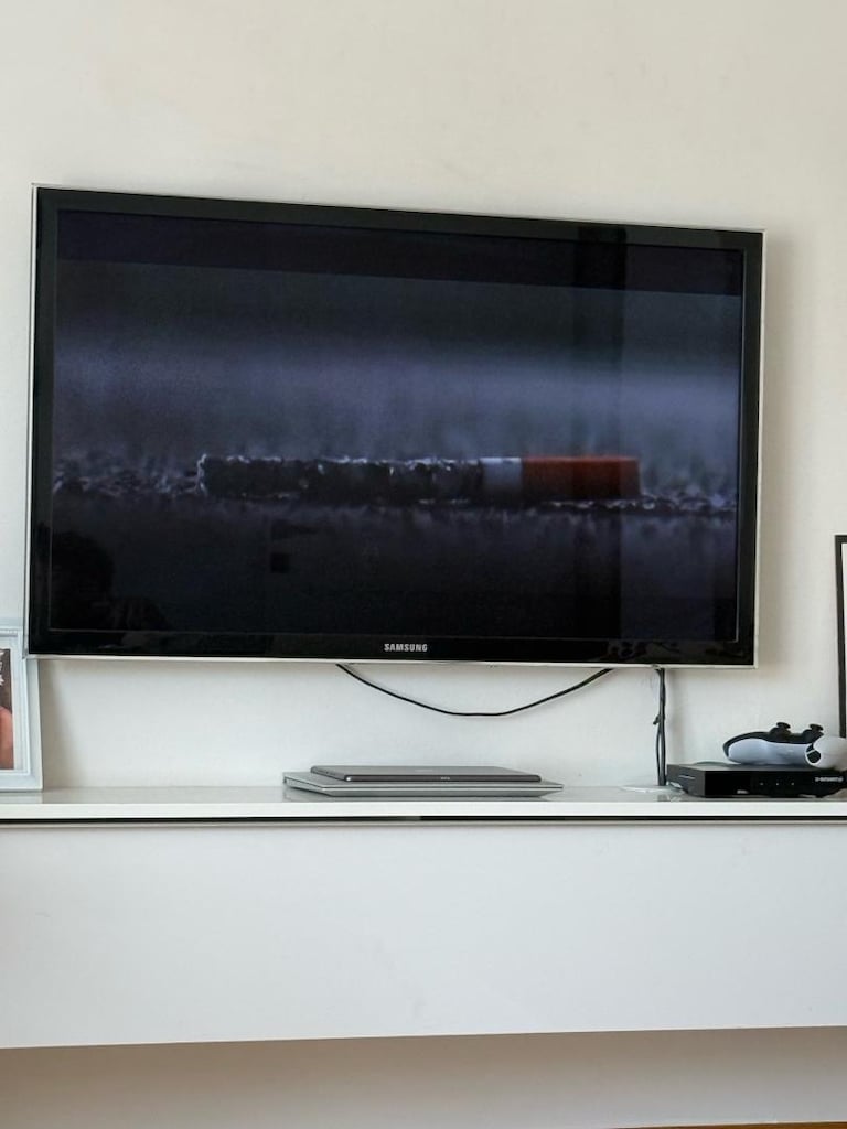 samsung televizyon ve tv ünitesi ikea