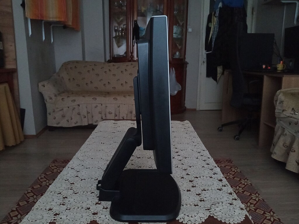 HP 19 İnç 75 Hz Pivot Monitör + Yükseklik / Eğim Ayarlanabilir Stand - 5