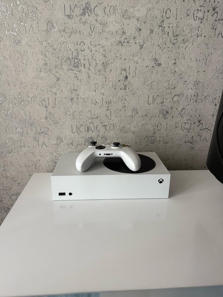 Xbox Series S 512 GB – Sıfır Ayarında, Çok Az Kullanılmış