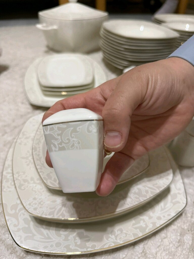 12 kişilik yemek takımı Schafer yemek seti pazarlık payı vardır - 9