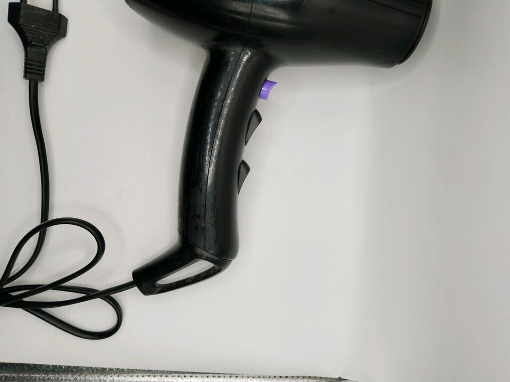 Mor Detaylı Siyah Fön Makinesi 2800W - 4