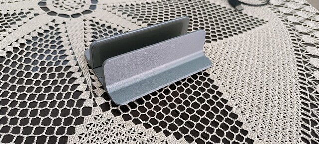 iDock MacBook Stand | Dikey Tutucu, Metal Gövde, Sıfır Gibi, Kusursuz