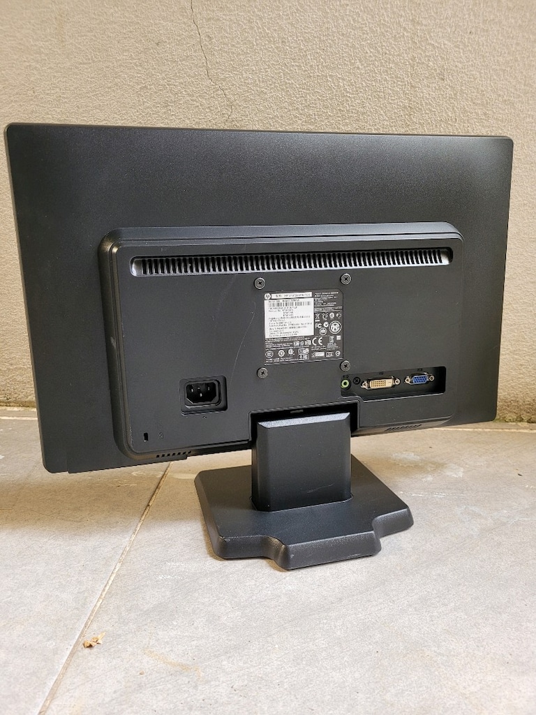 HP 19 inch kendinden hoparlörlü LED monitör - 4