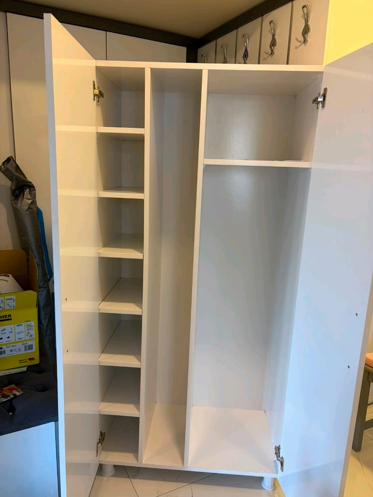 Banyo deterjan ütü süpürge temizlik dolabı. Beyaz dolap mutfak - 2