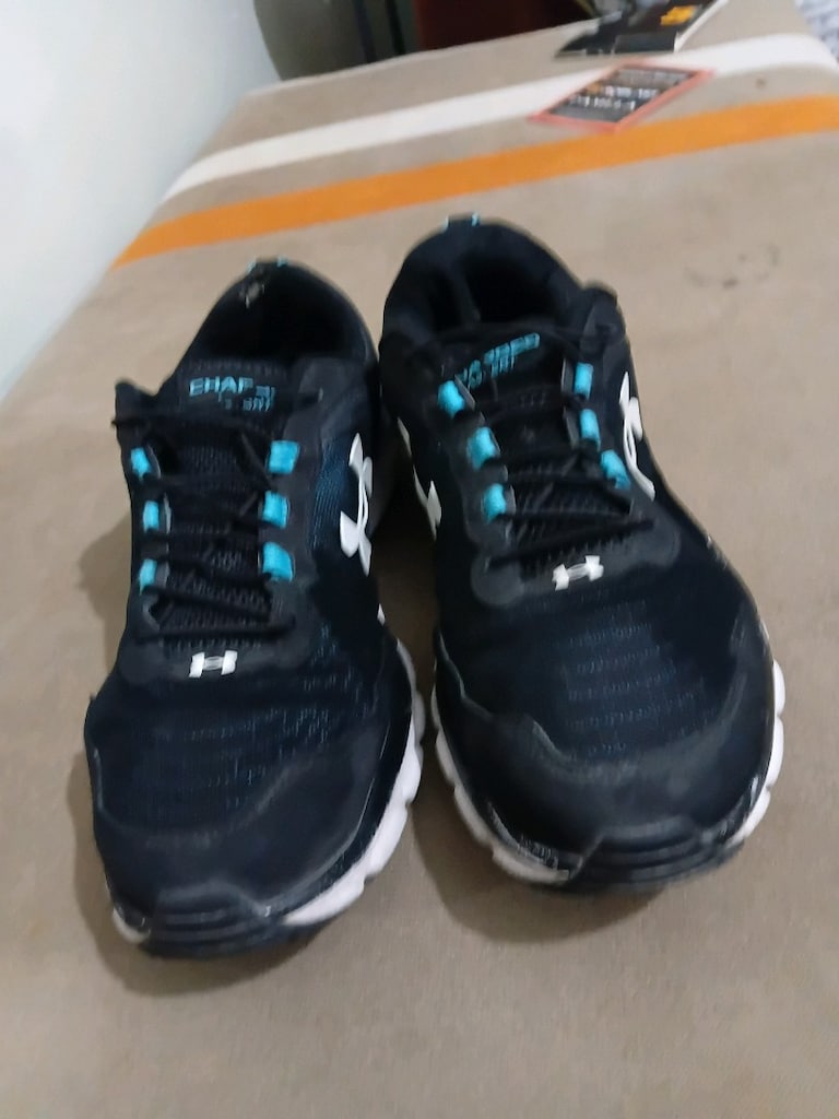 UNDER ARMOUR 44 NUMARA SPOR AYAKKABI