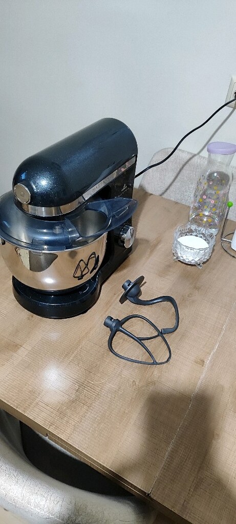 Karaca hamur yoğurma makinesi 3 5 kez kullanılmış sıfır ayarında 5 lit - 2