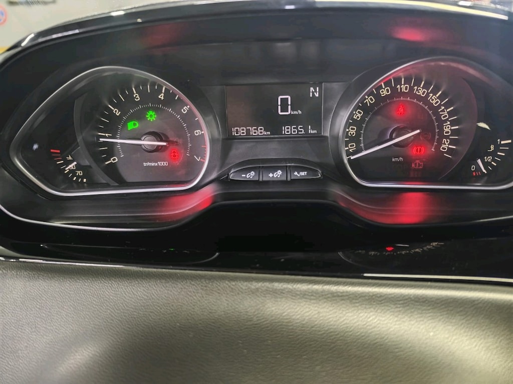 Peugeot 208 2015 MODEL CAM TAVANLI Tum ağır bakımları yapılmış temiz - 11