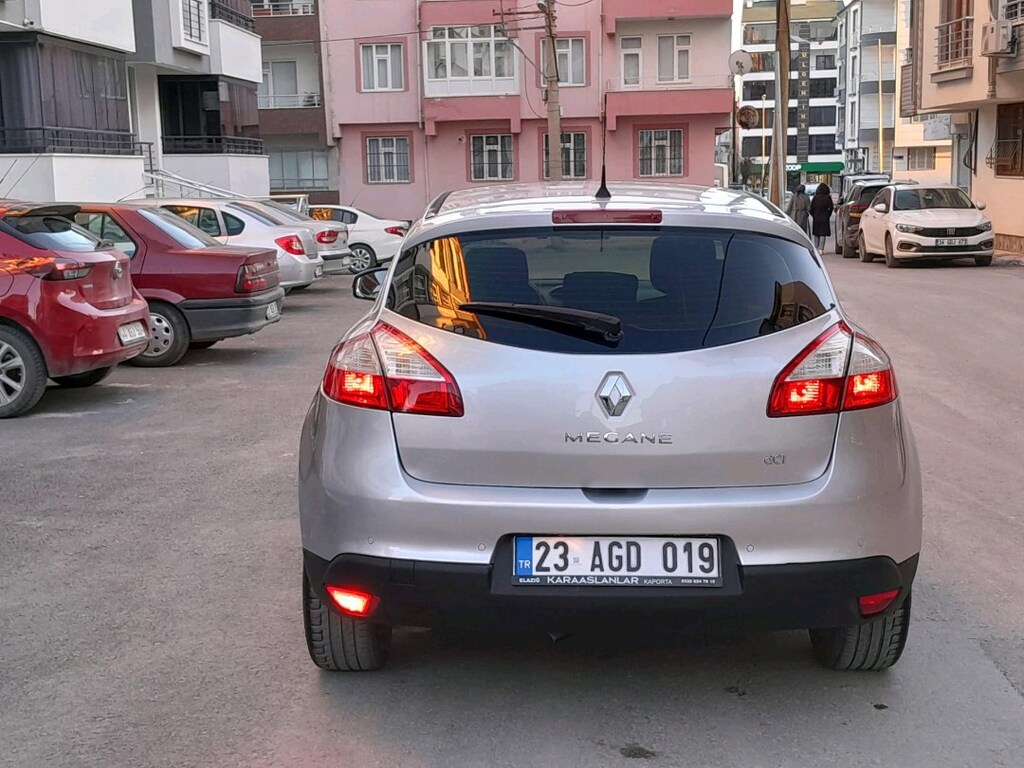TEMİZ BAKIMLI MEGAN 3 - 6
