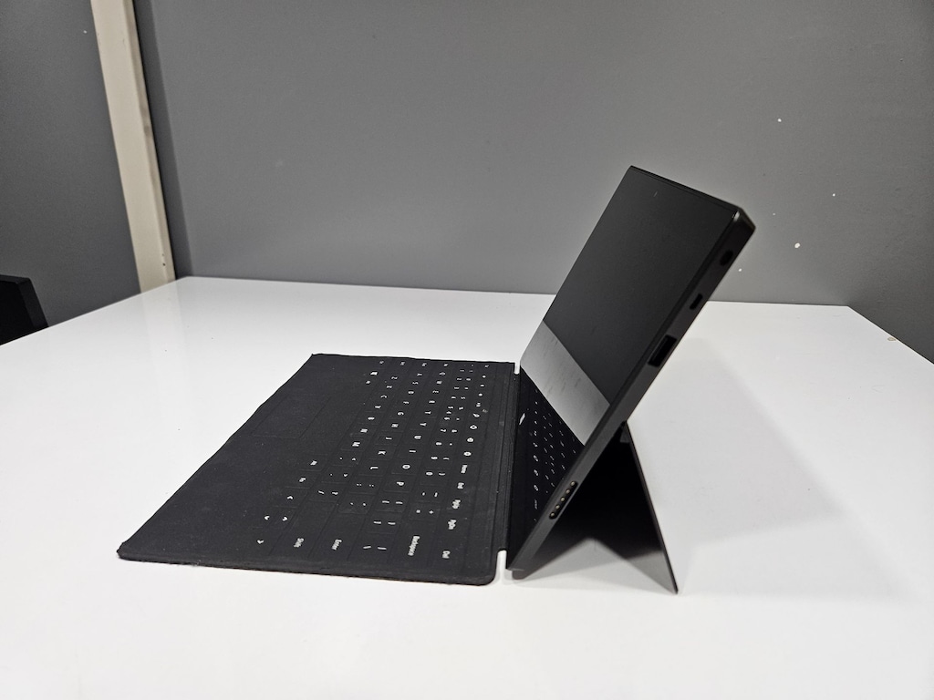 MİCROSOFT SURFACE + WİNDOWS RT+ DOKUNMATİK+ BATARYA SAĞLAM - 3