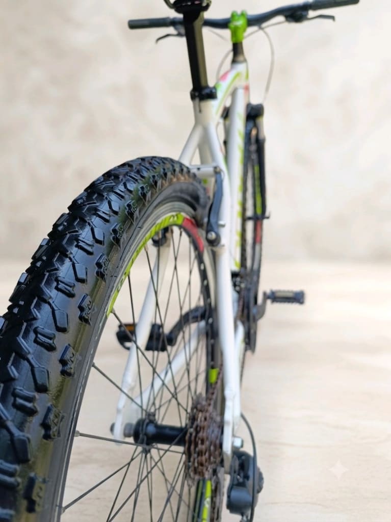 Teker 27.5. Alüminyum. 52cm. Shimano 21 hız. Yeni gibi. - 5
