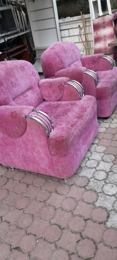 Satılık iki adet tekli koltuk ve üçlü yataklı takım - 6