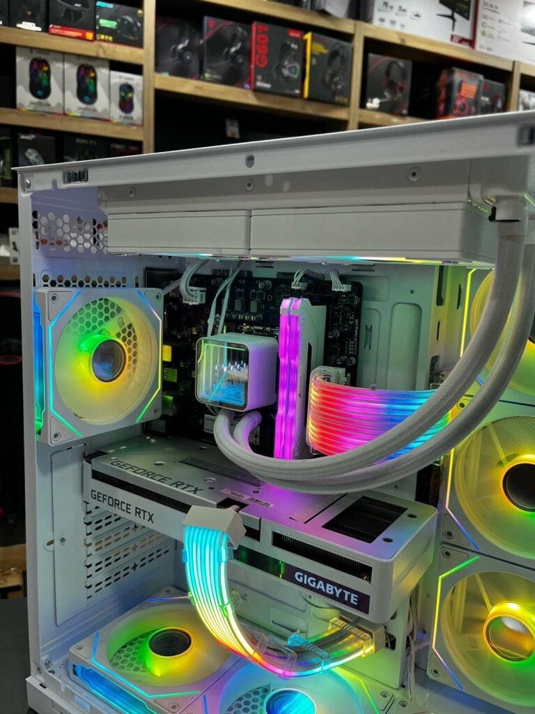 240 HZ MONİTÖRLÜ AKVARYUM KASALI GAMİNG MASA ÜSTÜ SİSTEMM - 6