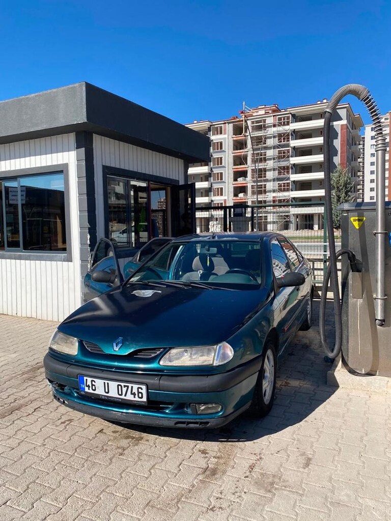 LAGUNA 1 volvo motor - 2