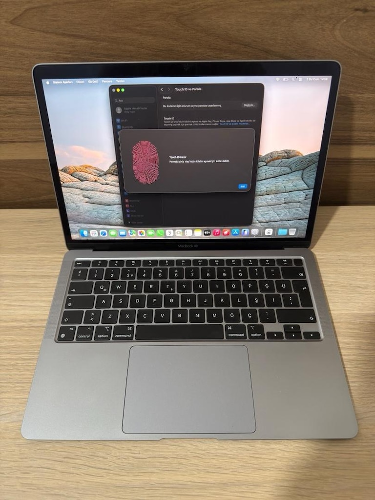 MacBook Air / M1 / 13 inç / 8 GB Ram / 256 GB Ssd - 4