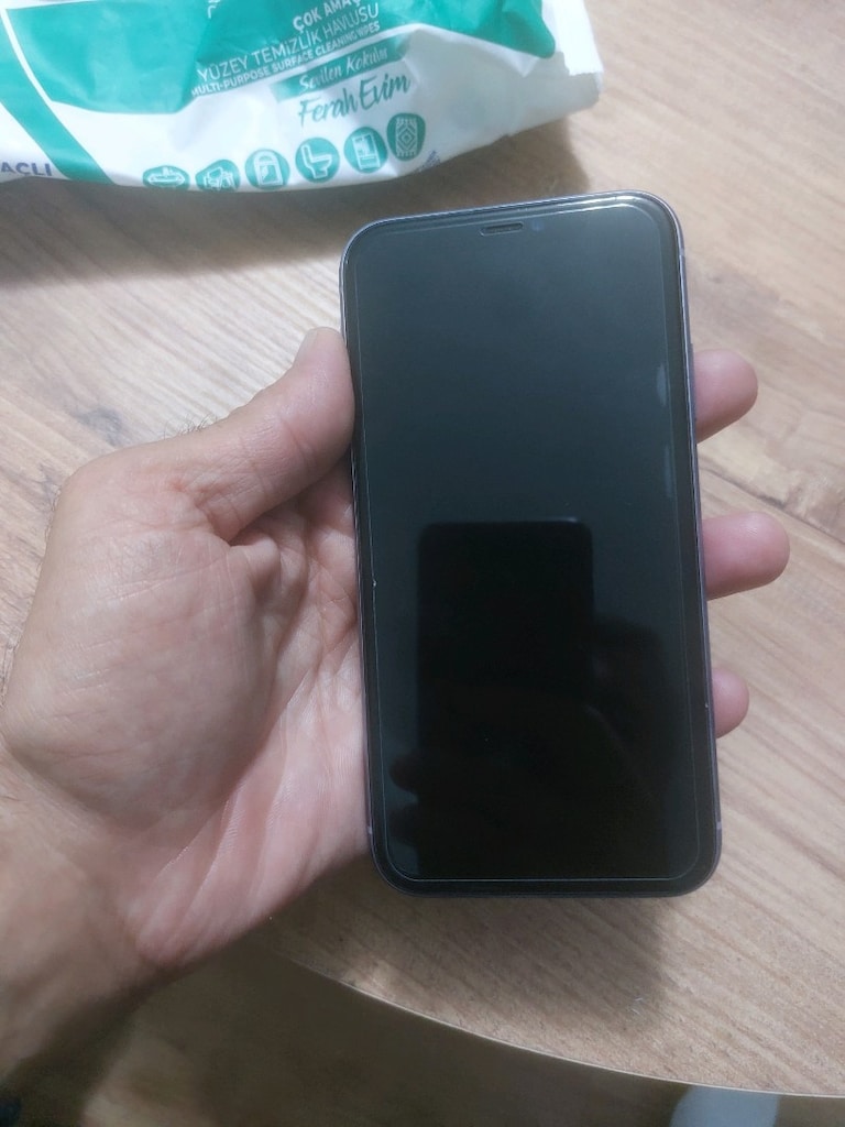 iphone 11 lila renk kutusu vardır.128 gb - 8