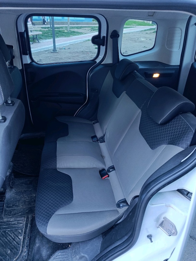 Ford Courier - 5