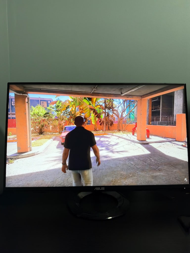 RYZEN 5 7600 / RTX 5060 / 16 GB DDR5 / 27" 180HZ ASUS - 8