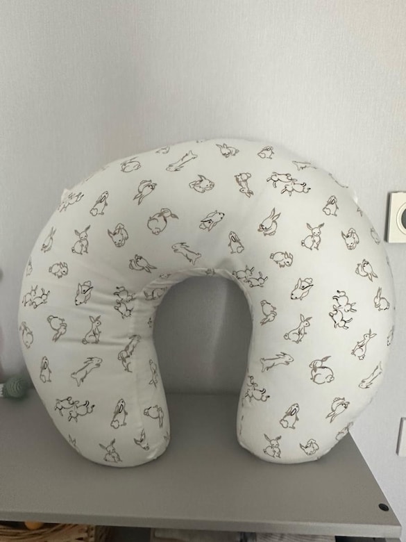ikea emzirme yastigi + 2 kilif + kuvet file - 2