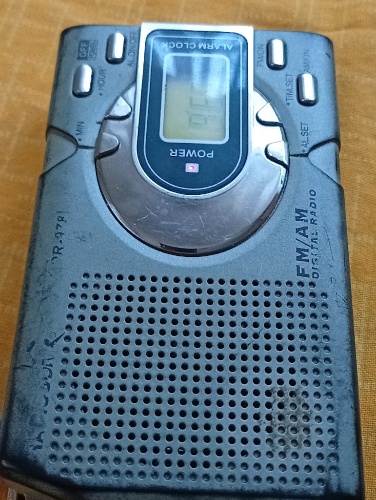 radyo meraklısına sahibinden ikinci el olarak çalışır durumda teslim - 9