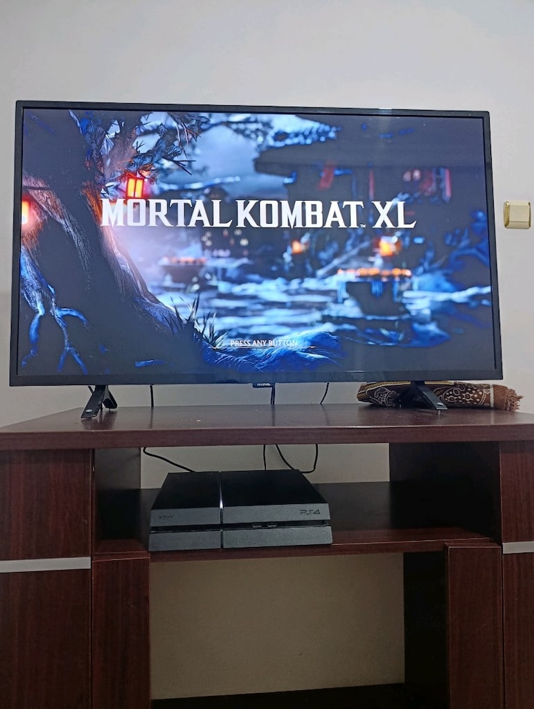 PlayStation 4 içi açılmamis tertemiz 3 kol 4 oyunla beraber Uygun satı - 4