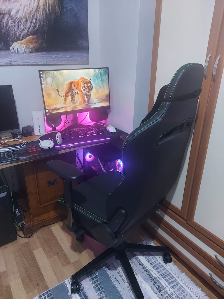 Ryzen 7 9800x3d + RTX 5070 Ti 16 GB Canavar Sistem Aciliyetten Satılık