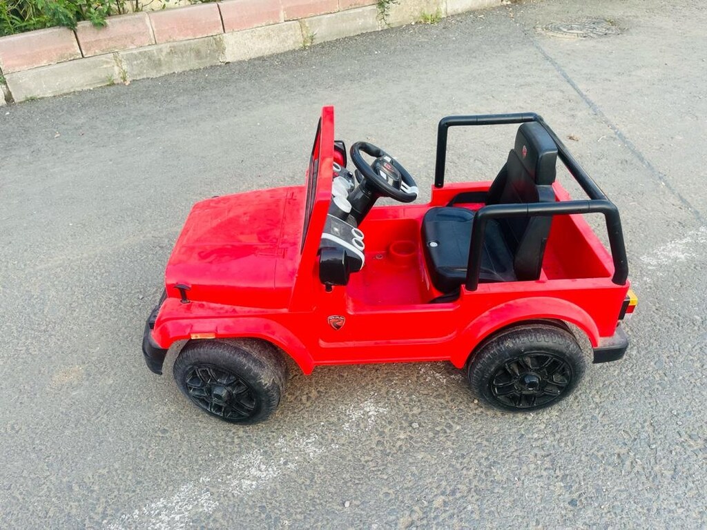 Rollplay 12V 4x4 Akülü Jeep / Kumandalı / Şarj Aleti Dahil / Temiz - 2
