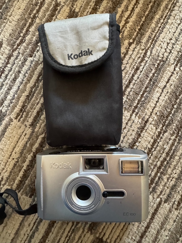 Kodak EC 100 35mm filmli kompakt analog fotoğraf makinesi