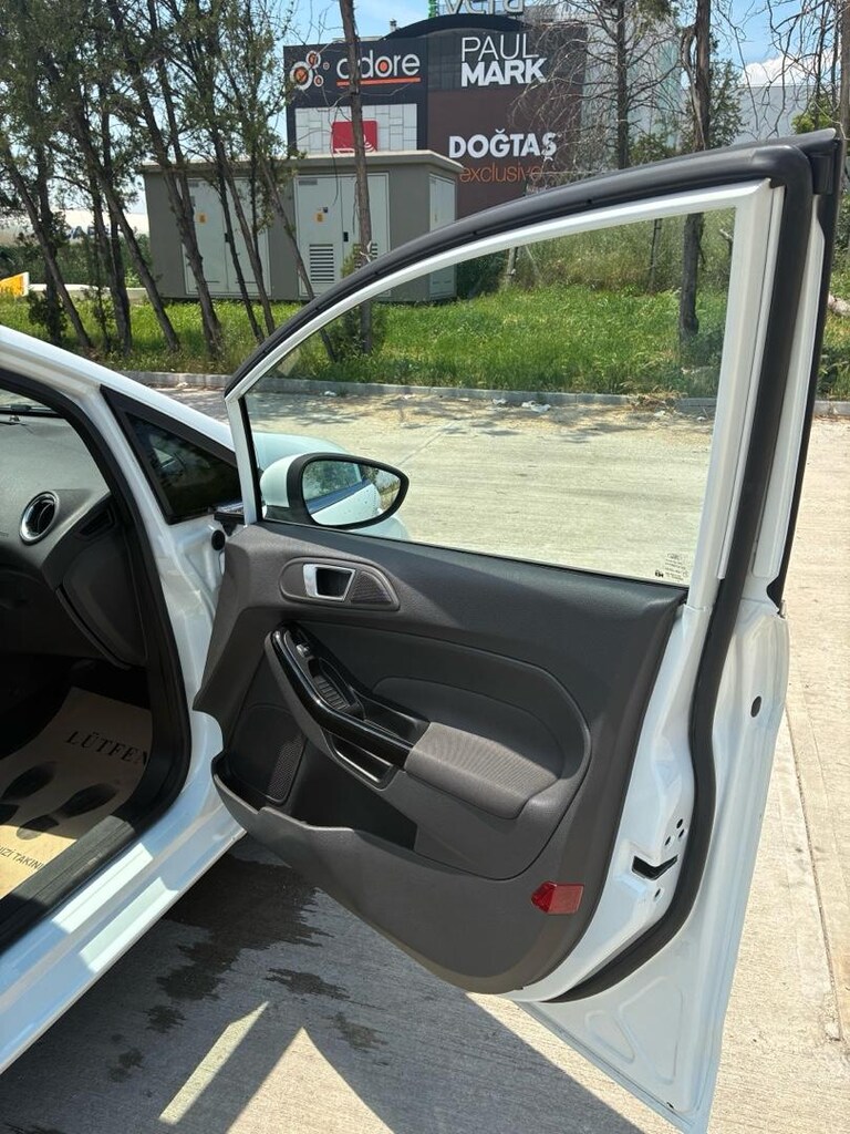 74.000 KM'DE-OTOMATİK TİTANİUM FİESTA 2015 - 8