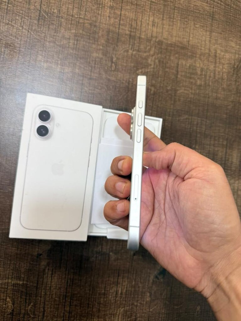İPHONE 16 BEYAZ 128 GB - 6